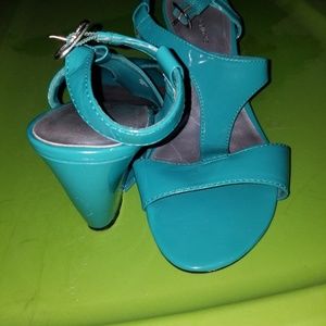 Predictions Wedges (Payless)